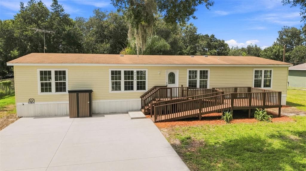 6453 MANGROVE DRIVE WESLEY CHAPEL, FL 33544