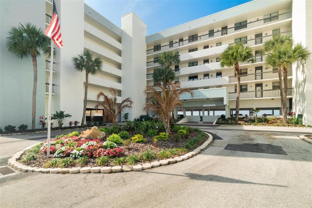 14900 GULF BOULEVARD UNIT 202 MADEIRA BEACH, FL 33708