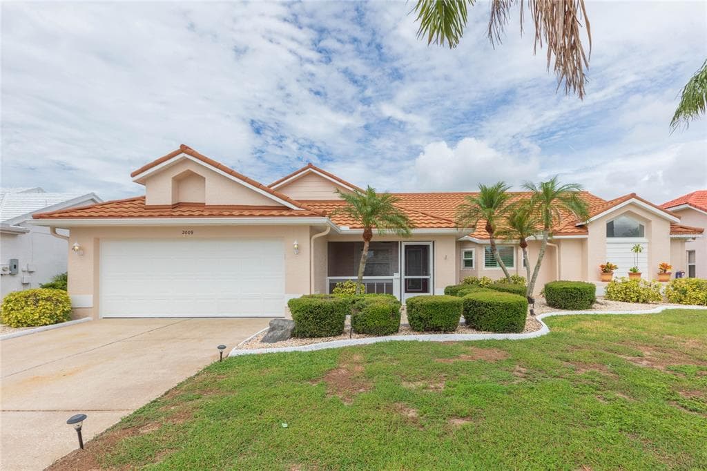 2009 NEW BEDFORD DRIVE SUN CITY CENTER, FL 33573