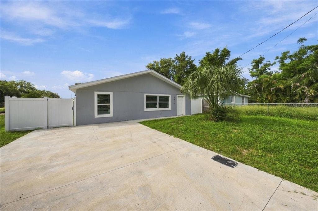 2919 E 19TH AVENUE TAMPA, FL 33605