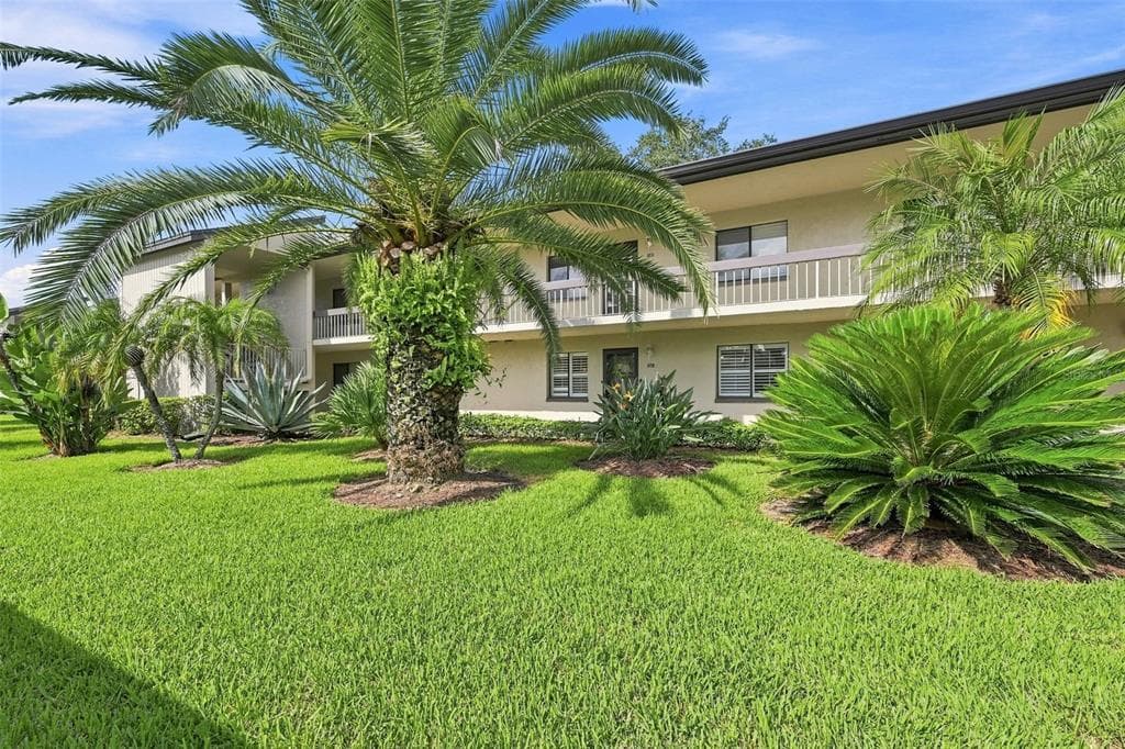221 NINA WAY UNIT 61 OLDSMAR, FL 34677