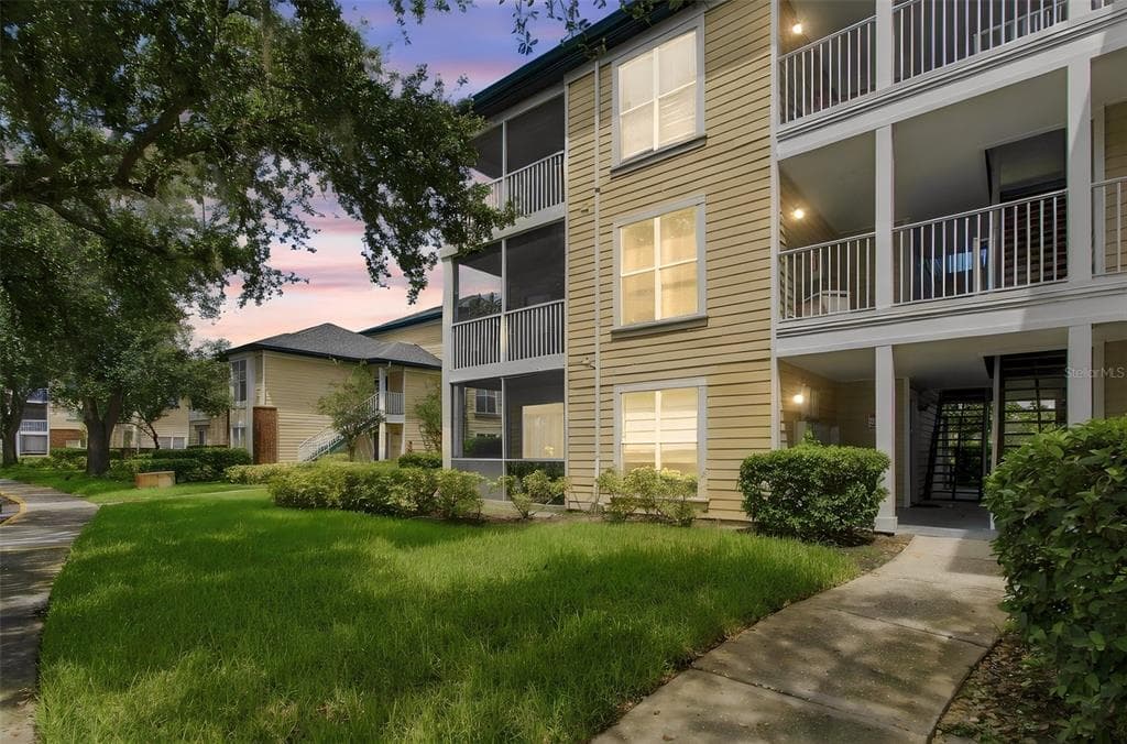 4115 CHATHAM OAK COURT UNIT 215