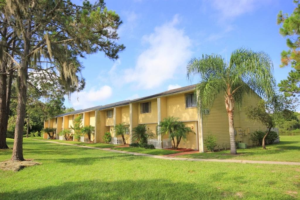 22640 WATERSEDGE BOULEVARD UNIT 64 LAND O LAKES, FL 34639