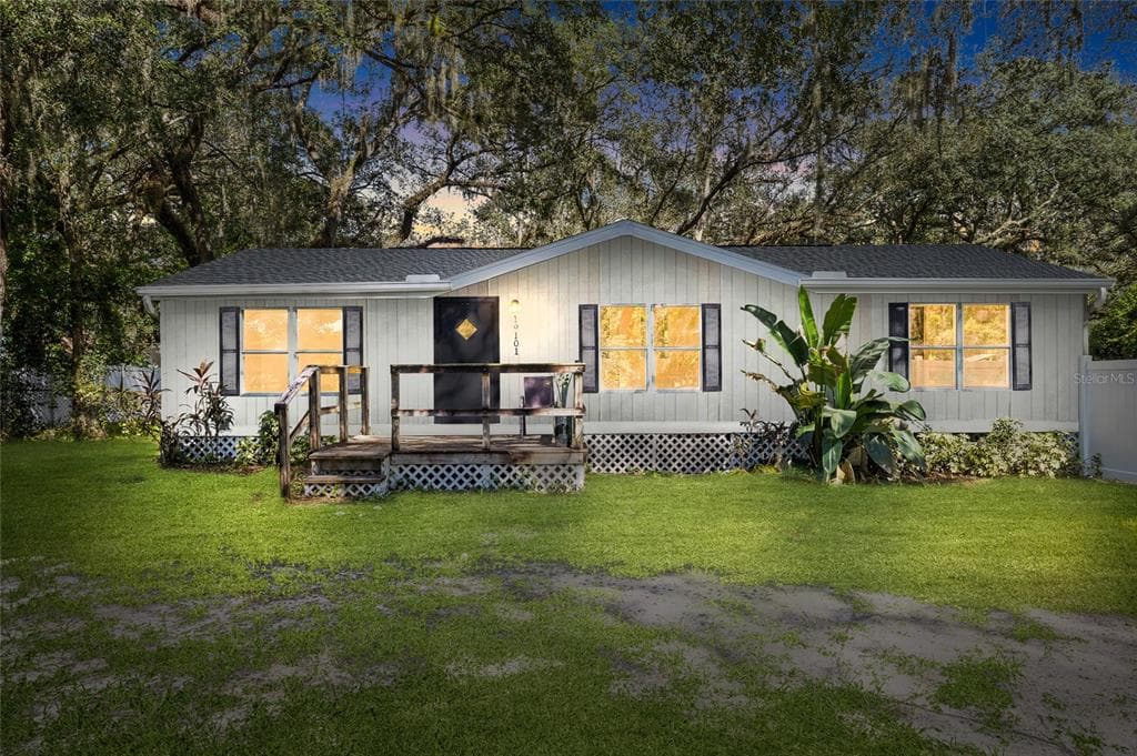 19101 LIVENGOOD ROAD LUTZ, FL 33559