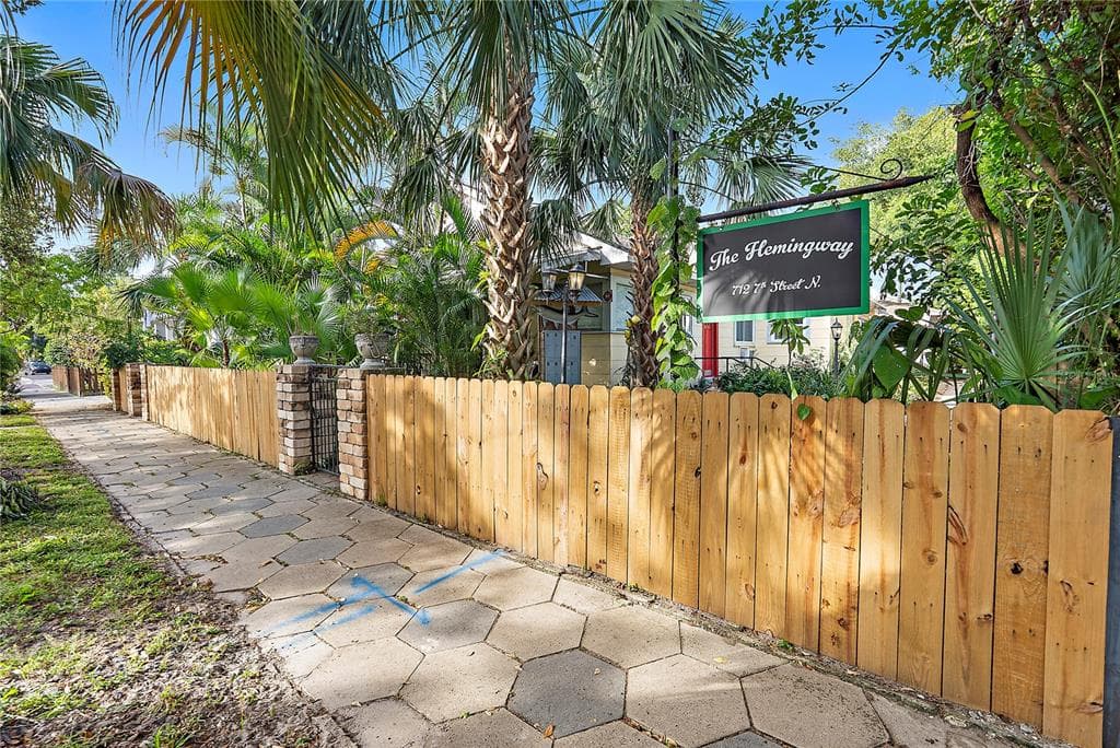 712 7TH STREET N ST PETERSBURG, FL 33701