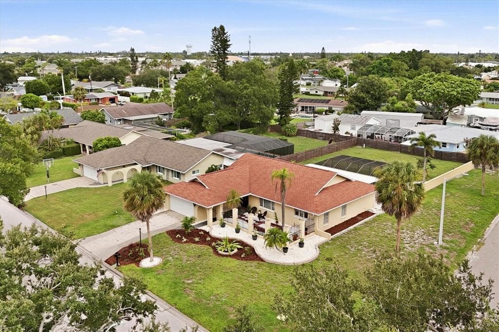 6004 9TH AVENUE W BRADENTON, FL 34209