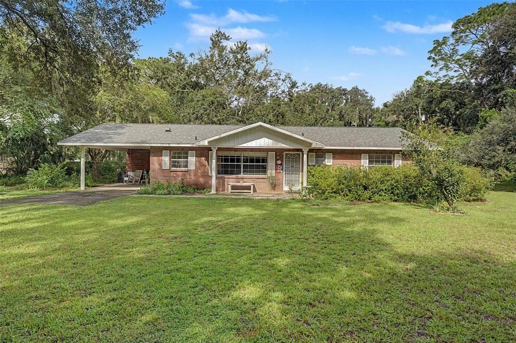 3621 OAKWOOD DRIVE WESLEY CHAPEL, FL 33543