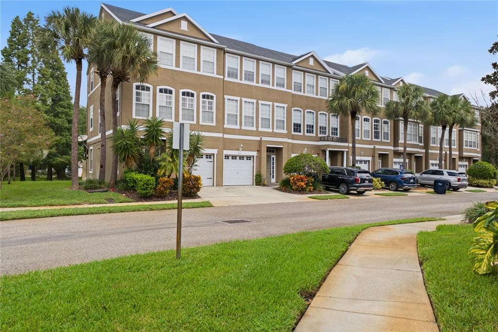3011 POINTEVIEW DRIVE TAMPA, FL 33611