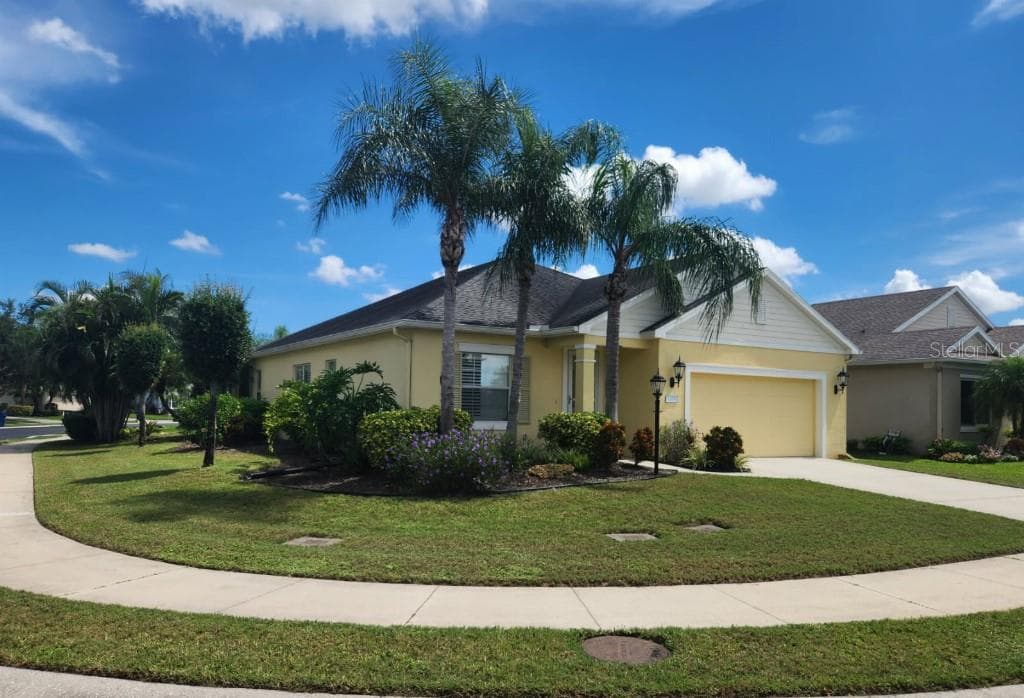 1475 BLUE HORIZON CIRCLE BRADENTON, FL 34208