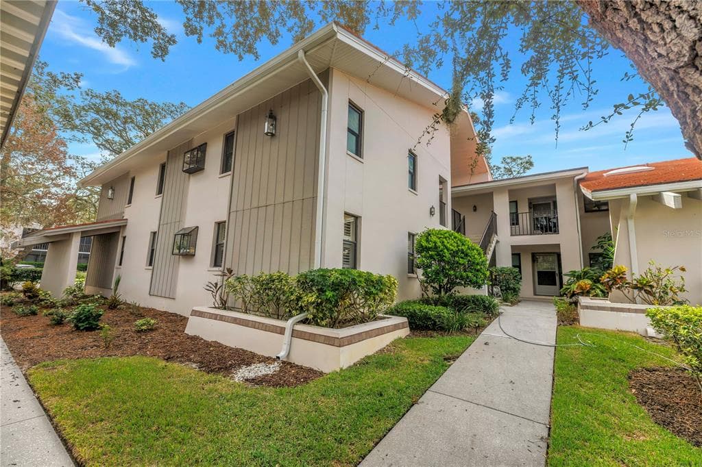 300 S FLORIDA AVENUE UNIT 400A TARPON SPRINGS, FL 34689