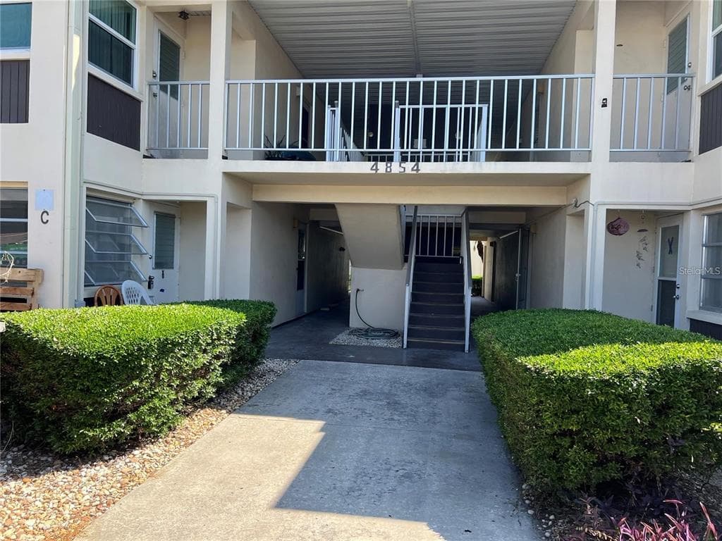 4854 MARINE PARKWAY UNIT 103 NEW PORT RICHEY, FL 34652
