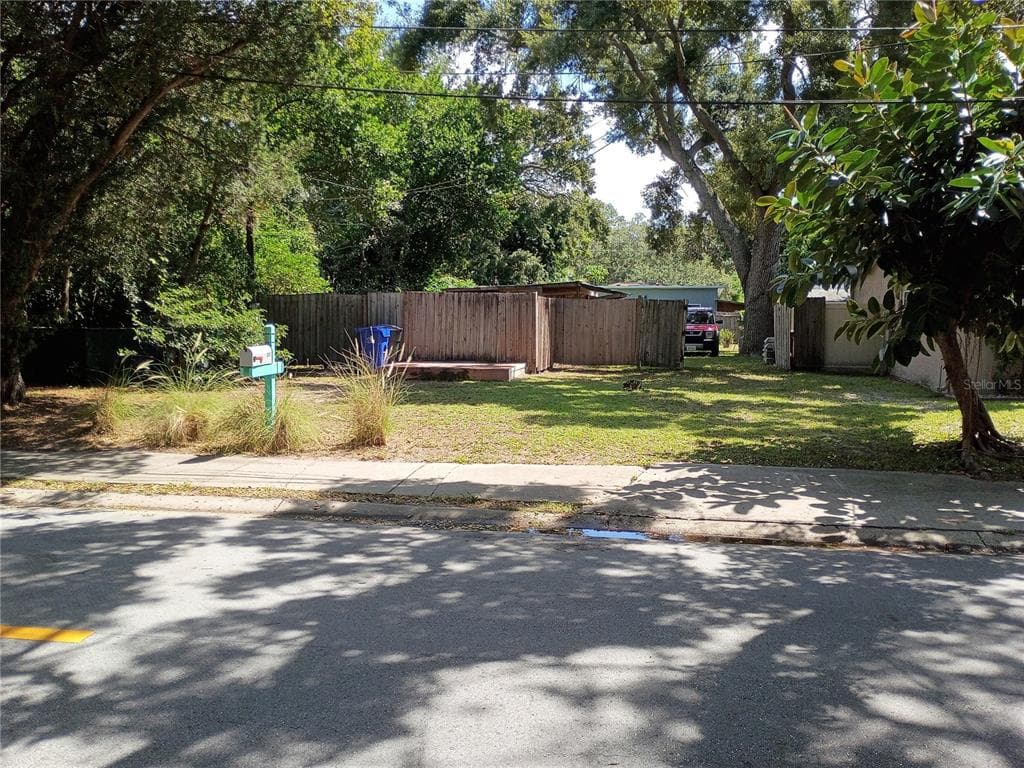 1307 NEW YORK AVENUE DUNEDIN, FL 34698