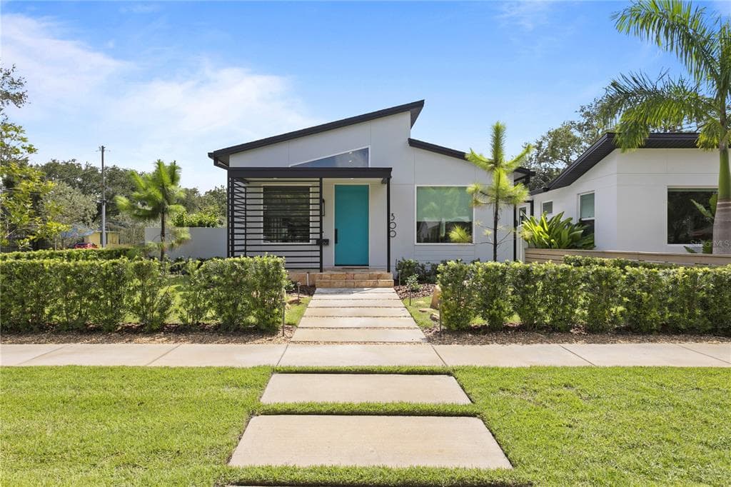 300 43RD AVENUE N ST PETERSBURG, FL 33703
