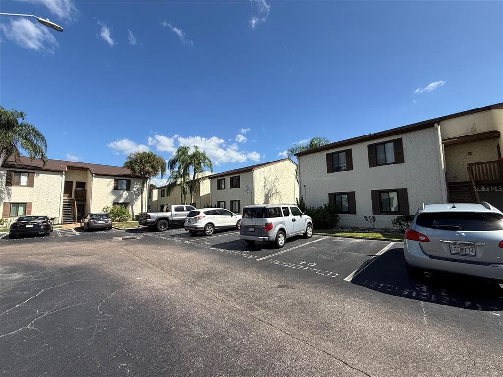 706 115TH AVENUE N UNIT 2406 ST PETERSBURG, FL 33716