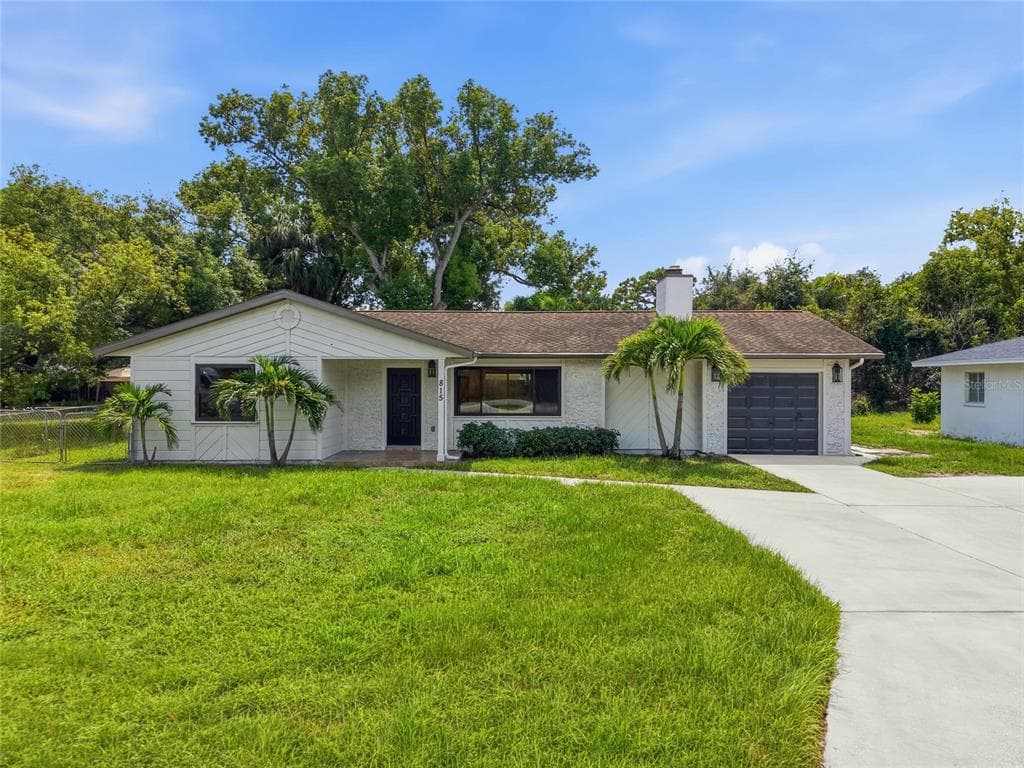 815 POINSETTIA AVENUE TARPON SPRINGS, FL 34689
