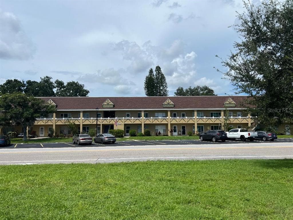 2000 WORLD PARKWAY BOULEVARD UNIT 20