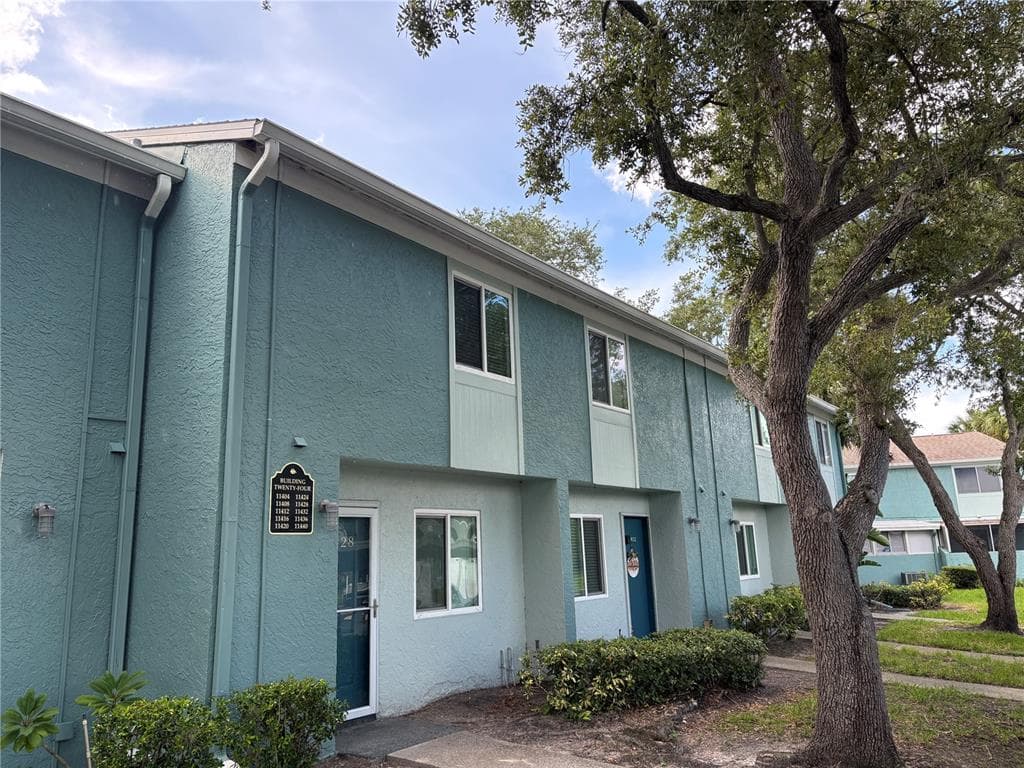 11428 BAY STREET NE ST PETERSBURG, FL 33716