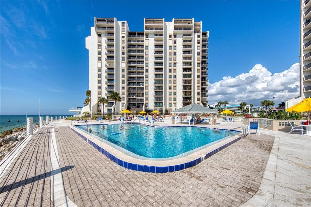 440 GULFVIEW BOULEVARD S UNIT 207 CLEARWATER BEACH, FL 33767