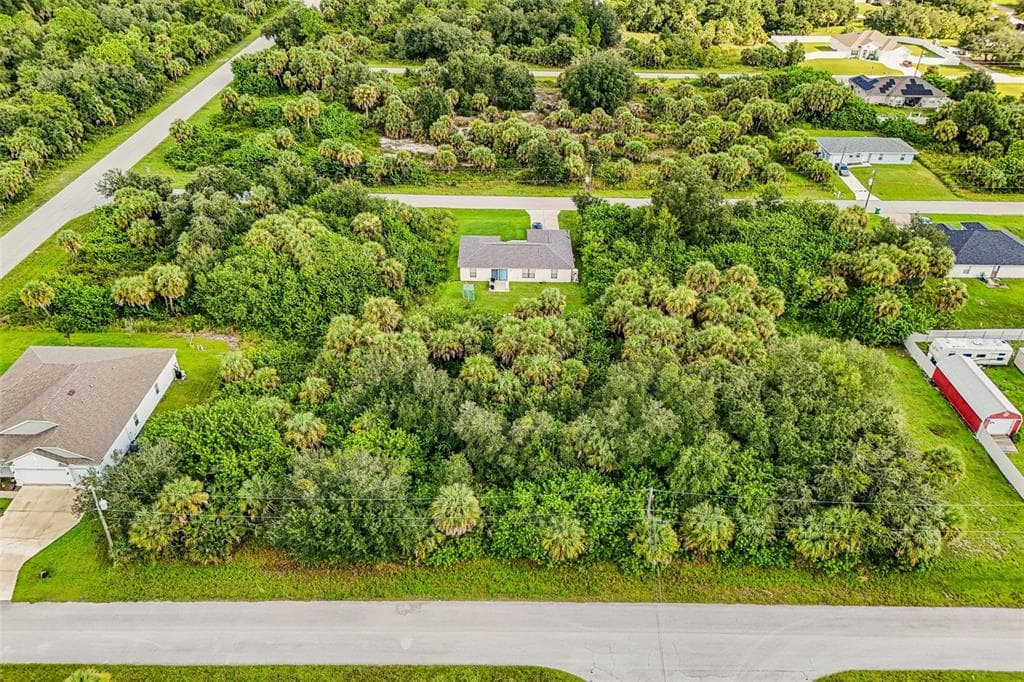 19035 WOODBINE AVENUE PORT CHARLOTTE, FL 33954