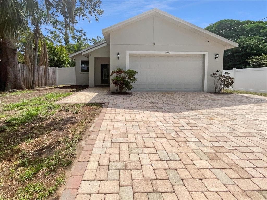 2950 N ORIENTE AVENUE SARASOTA, FL 34235