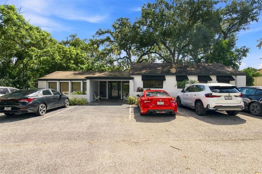 223 LITHIA PINECREST ROAD BRANDON, FL 33511