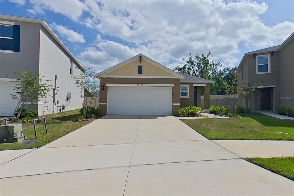 32002 KATELIN CIRCLE LEESBURG, FL 34748