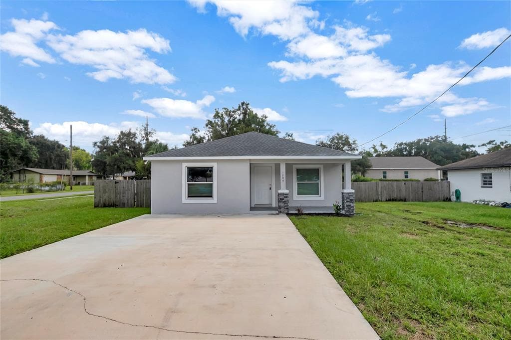 1209 E OHIO STREET PLANT CITY, FL 33563