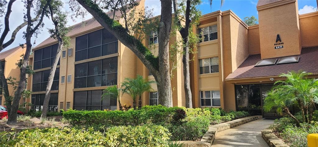 4411 SHADY TERRACE LANE UNIT 214 TAMPA, FL 33613