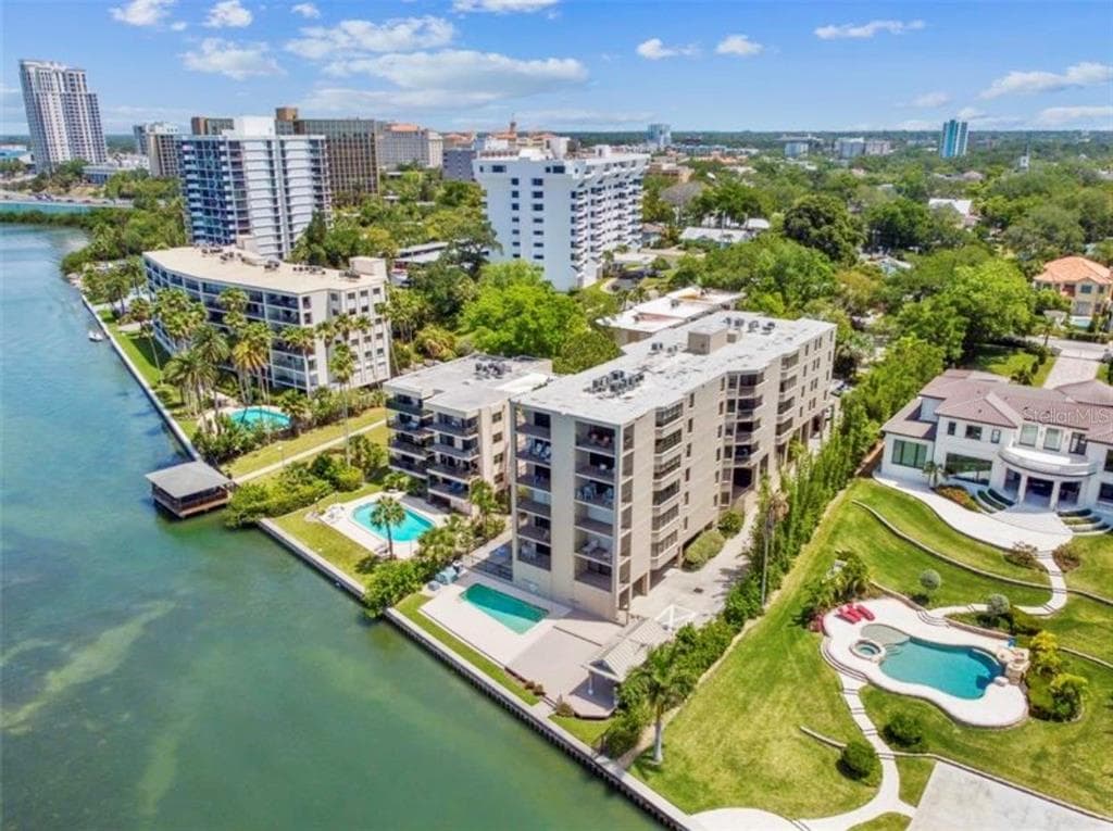 602 LIME AVENUE UNIT 303 CLEARWATER, FL 33756