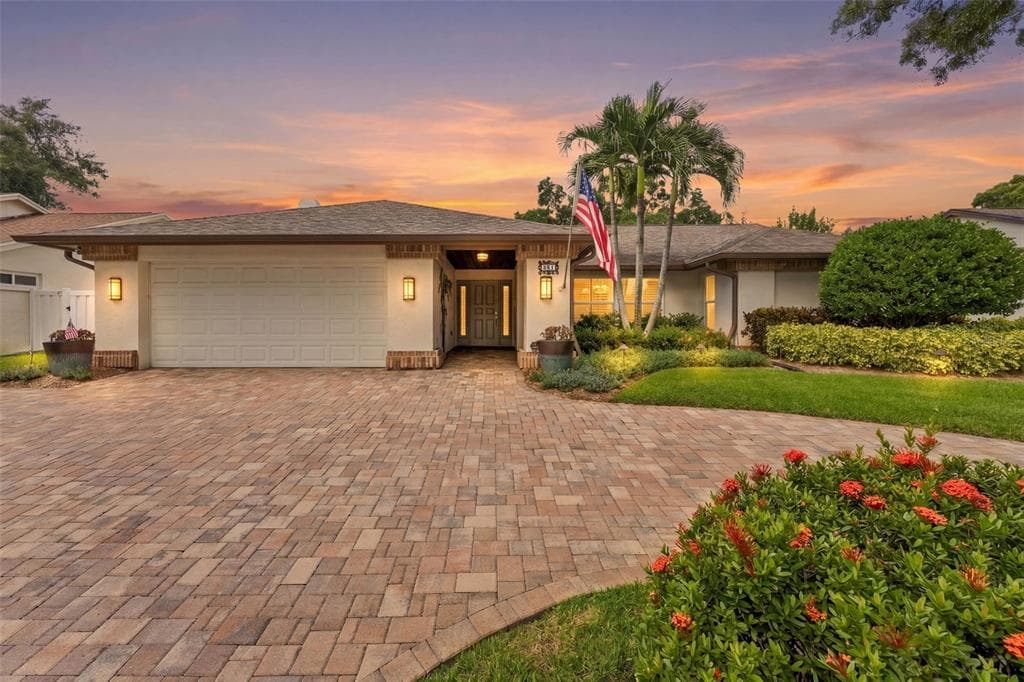 531 WALKER ROAD SAFETY HARBOR, FL 34695