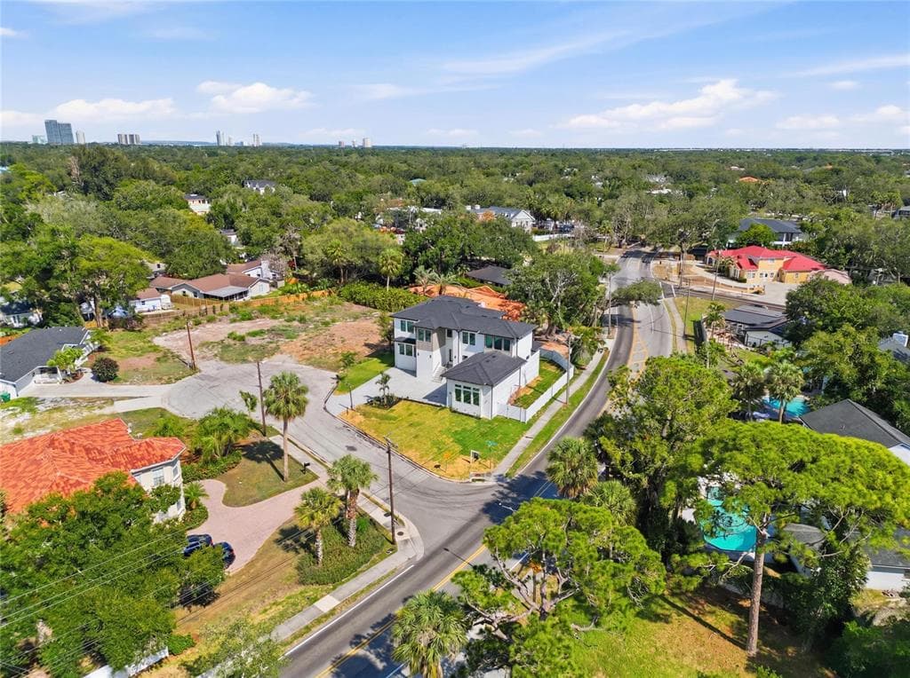 4704 W SAN CARLOS STREET TAMPA, FL 33629