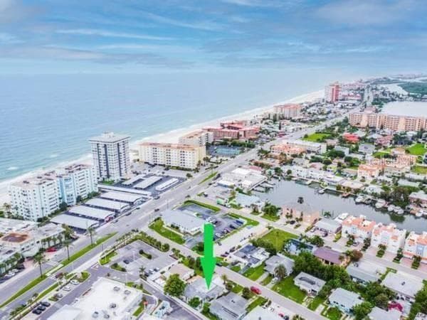 113 174TH AVENUE E UNIT B REDINGTON SHORES, FL 33708