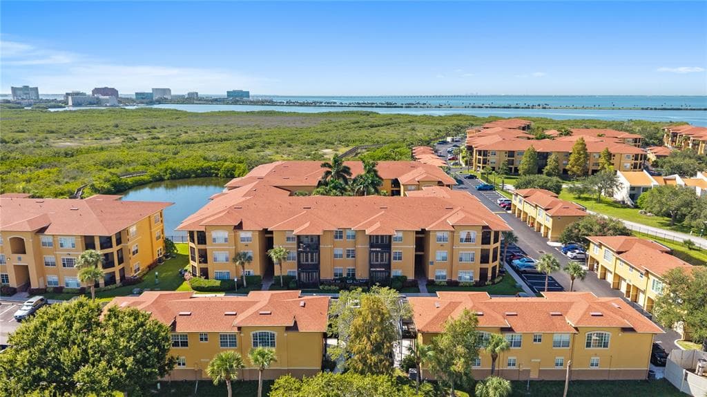 4333 BAYSIDE VILLAGE DRIVE UNIT 320 TAMPA, FL 33615