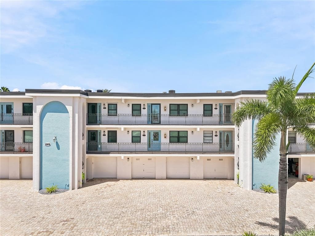 11901 LAGOON LANE UNIT 202 TREASURE ISLAND, FL 33706