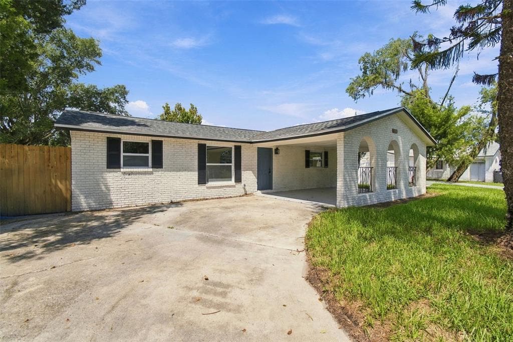 802 WALNUT DRIVE SEFFNER, FL 33584