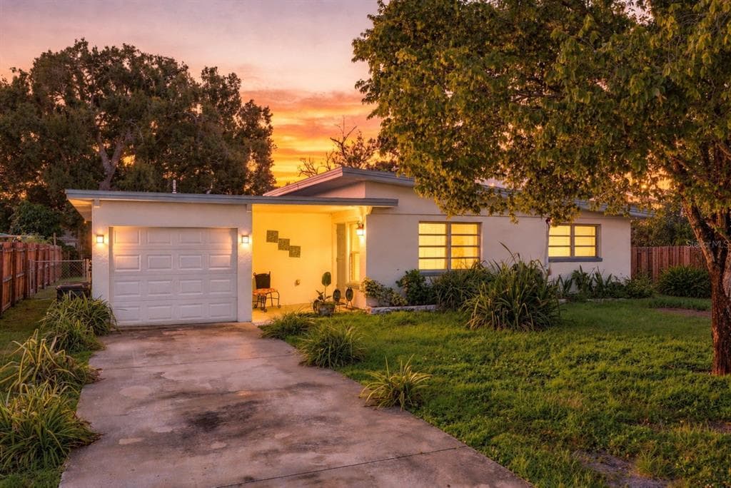10594 104TH AVENUE LARGO, FL 33773