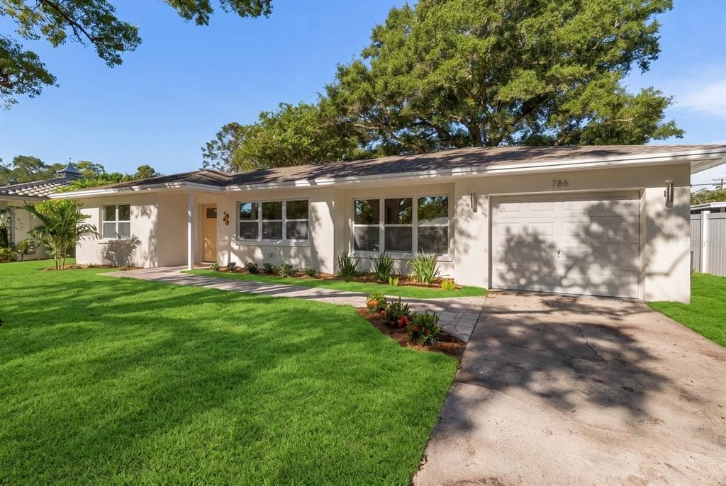 786 MANOR DRIVE W DUNEDIN, FL 34698