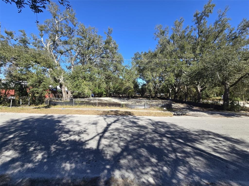 8307 N OGONTZ AVENUE TAMPA, FL 33604