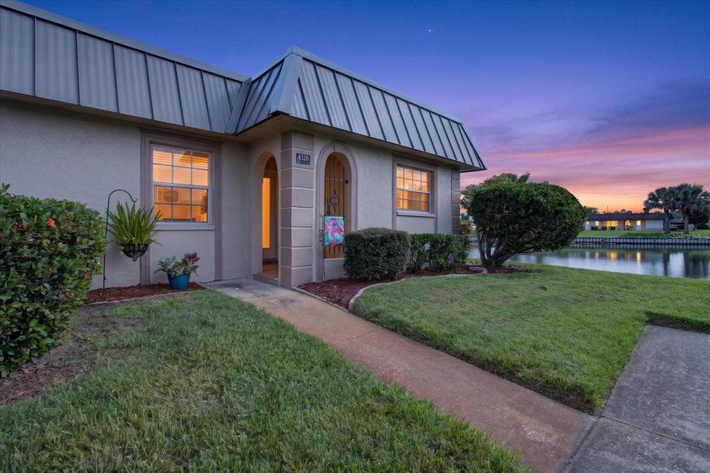 4320 RUSTIC DRIVE UNIT NA