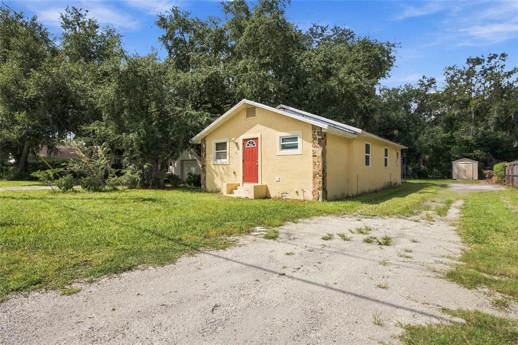 1109 N GORDON STREET PLANT CITY, FL 33563