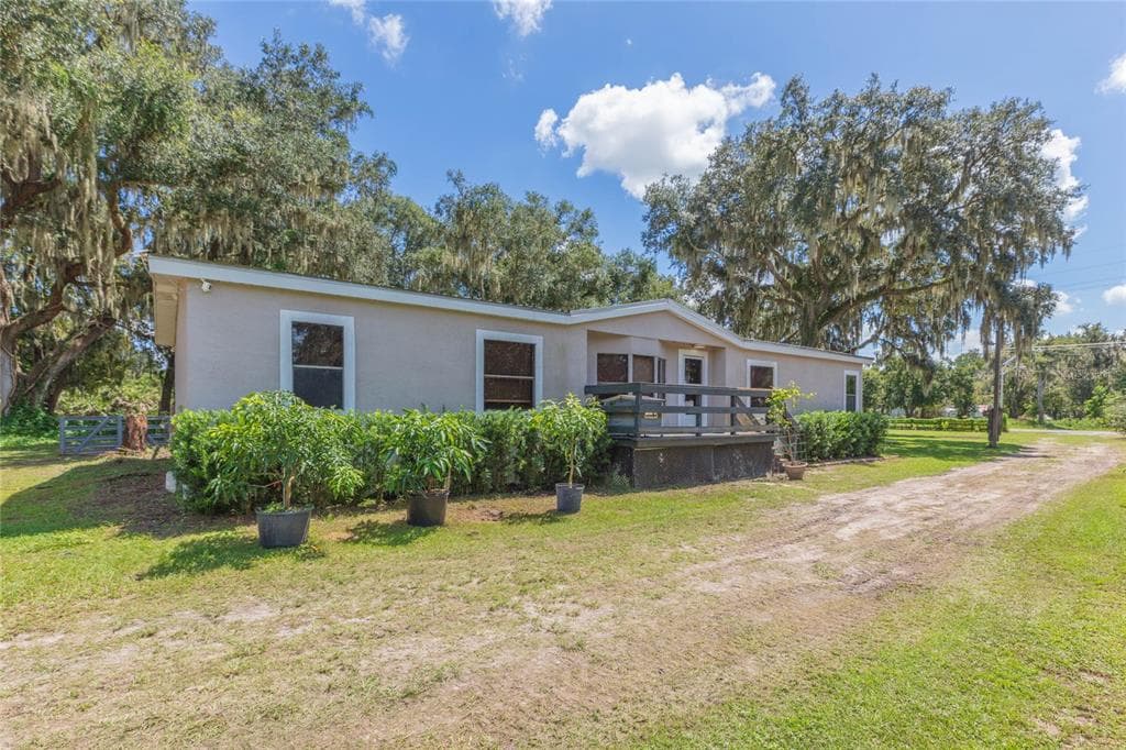 2250 NICHOLS ROAD LITHIA, FL 33547