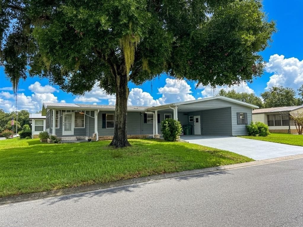 2353 W COACH N FOUR DRIVE LEESBURG, FL 34748