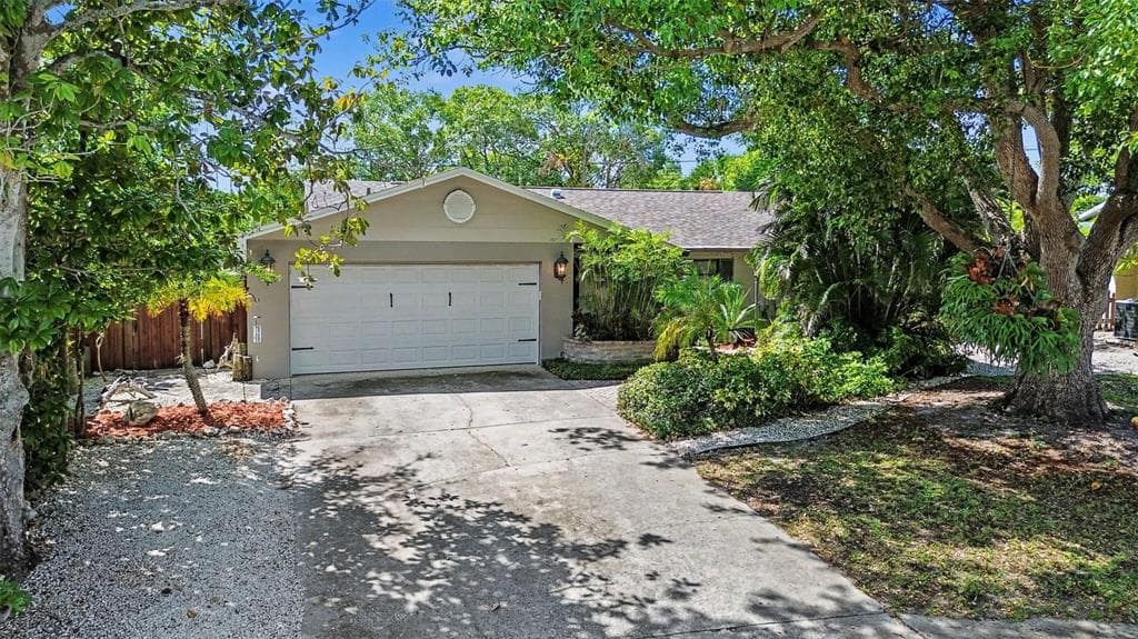 508 WHITE OAK DRIVE TARPON SPRINGS, FL 34689