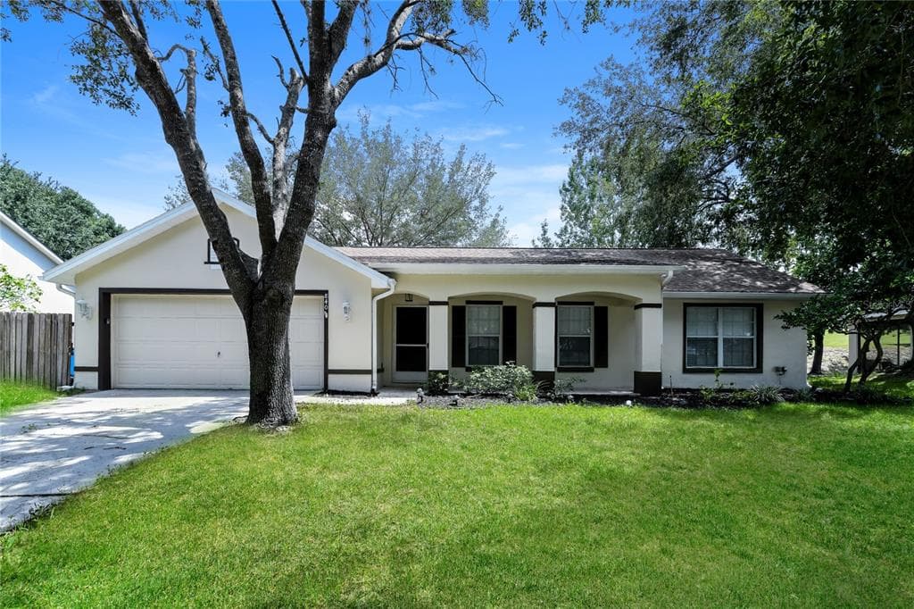 840 HIGH POINTE CIRCLE MINNEOLA, FL 34715