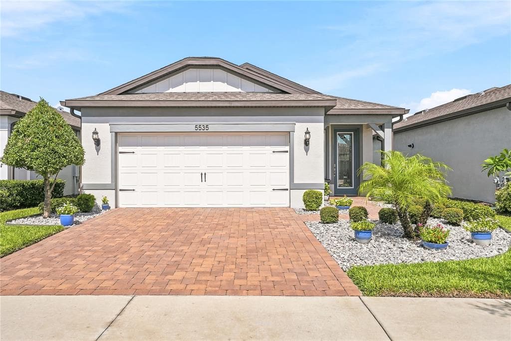 5535 BLUE CRUSH BEND LAND O LAKES, FL 34638