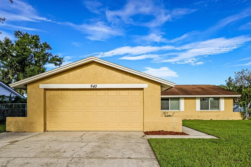 643 PINE FOREST DRIVE BRANDON, FL 33511