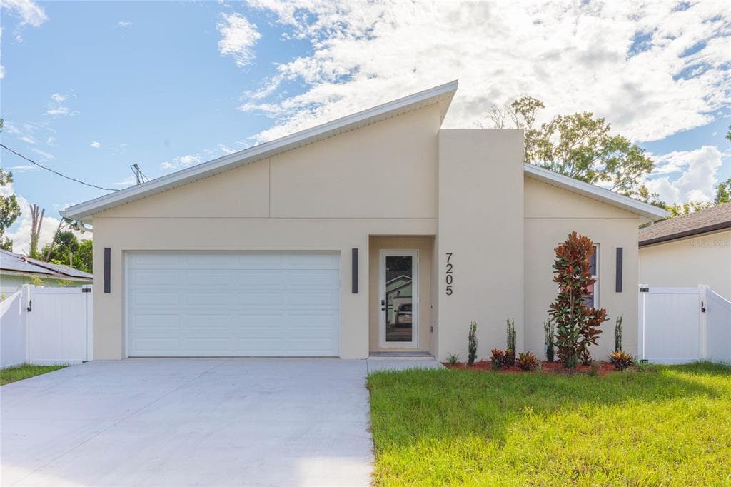 7205 N LOIS AVENUE TAMPA, FL 33614