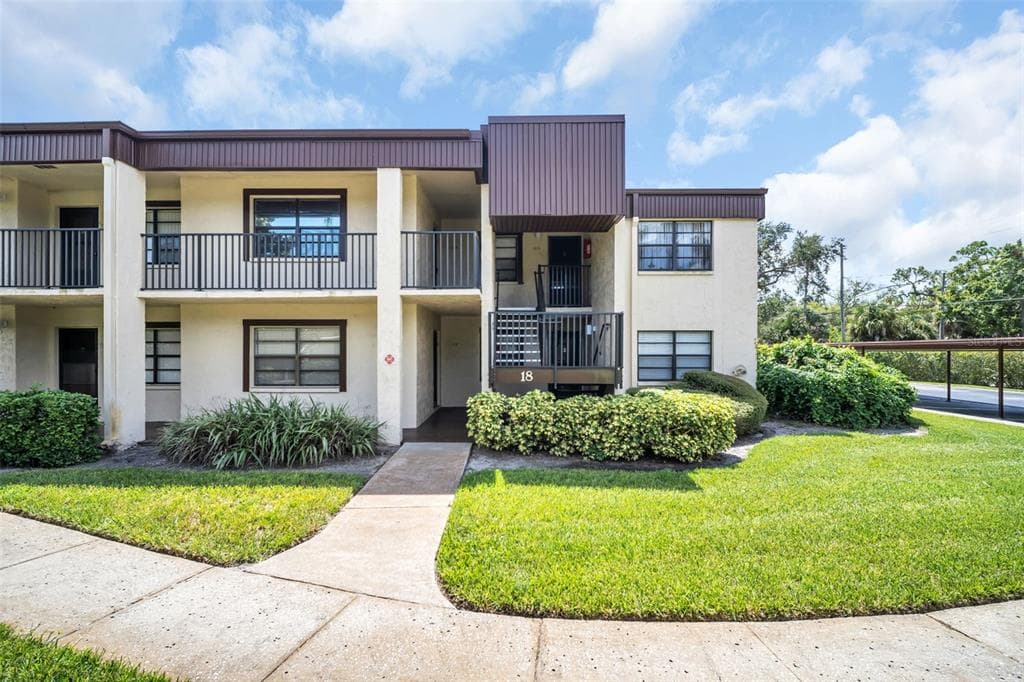 2400 WINDING CREEK BOULEVARD UNIT 18-105 CLEARWATER, FL 33761