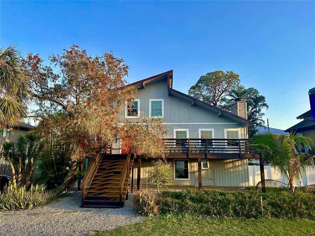 1718 NEVADA AVENUE NE ST PETERSBURG, FL 33703