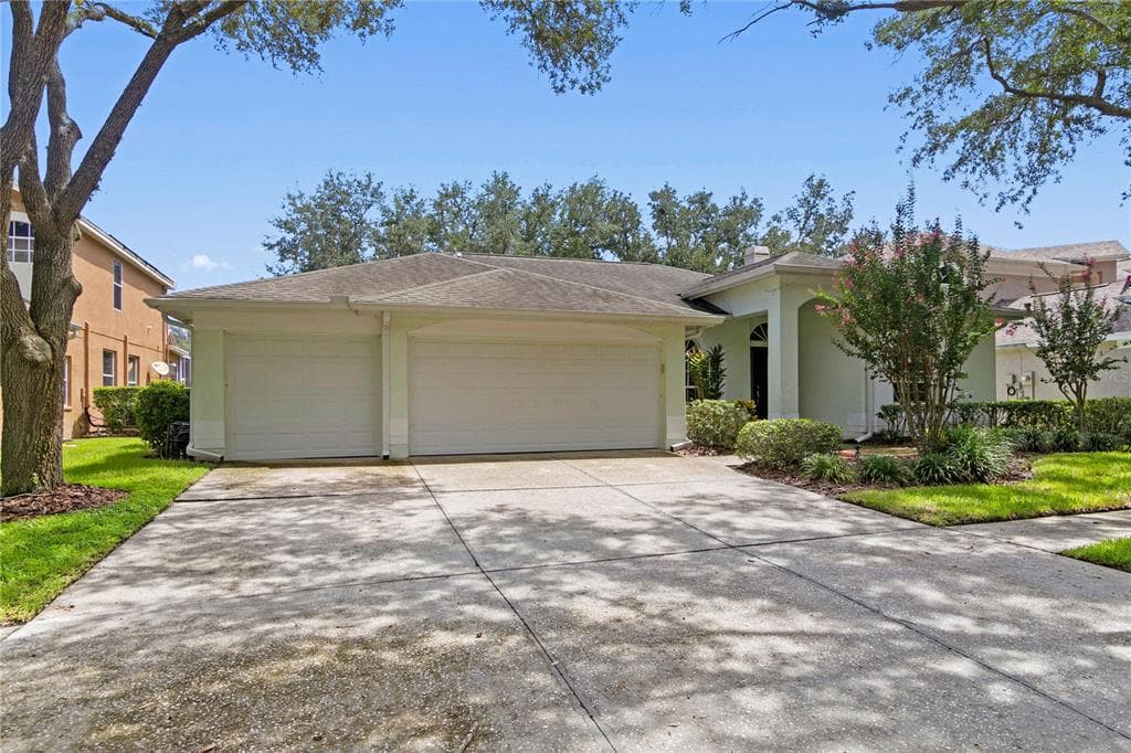 17715 HAMPSHIRE OAK DRIVE TAMPA, FL 33647